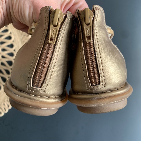 BORN B.o.C Metallic Braided Heel Zip Sandals - Picture 3 of 5